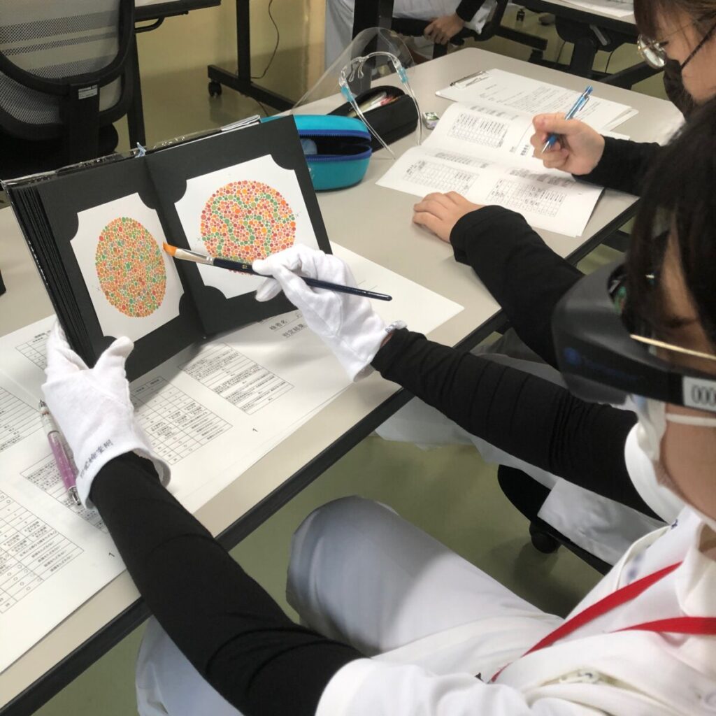 臨床実習前の検査練習 2 | 視機能科学科 公式ブログ